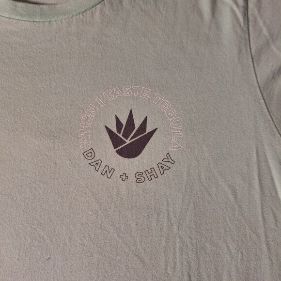 DAN + SHAY 2022 Tequila Concert Tour Dates Blue Short Sleeves Shirt Size Medium - Picture 3 of 7
